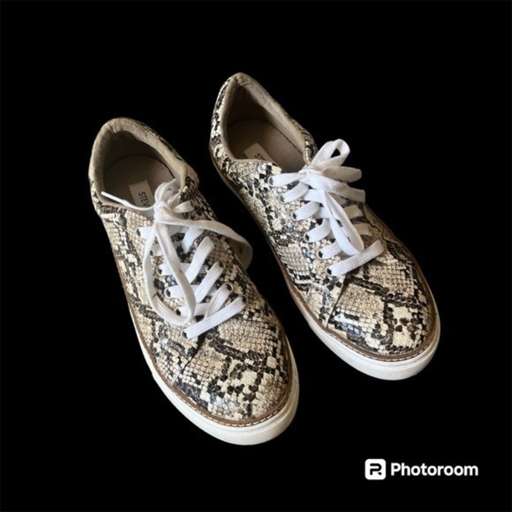 Steve Madden Crocodile trendy sneakers
